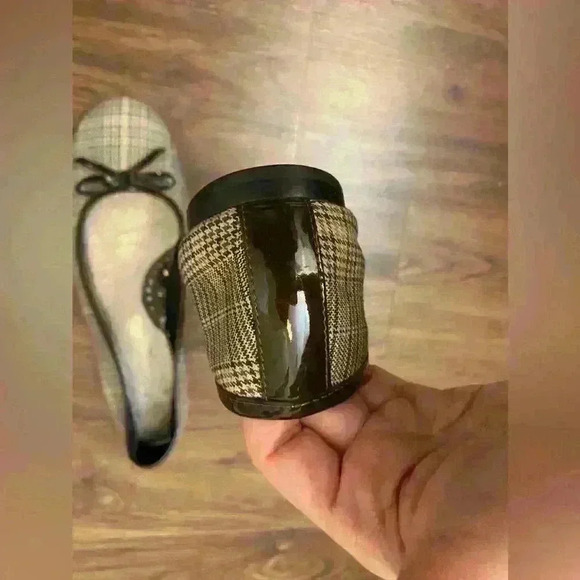 Michelle D size 10 black,white,brown  plaid flats - Picture 12 of 12